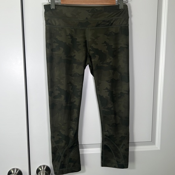 Lululemon Run: Inspire Crop II - Picture 2 of 13